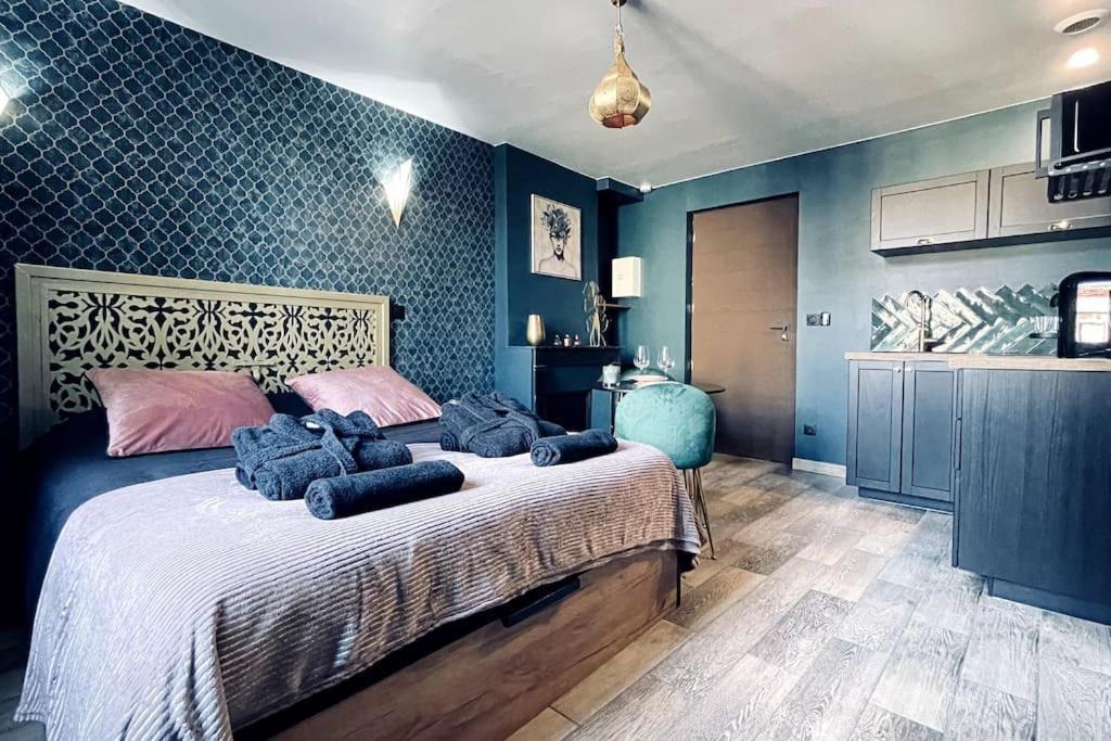 Love Room L' Orientale / Jacuzzi / Sauna Chateau-Landon Bagian luar foto